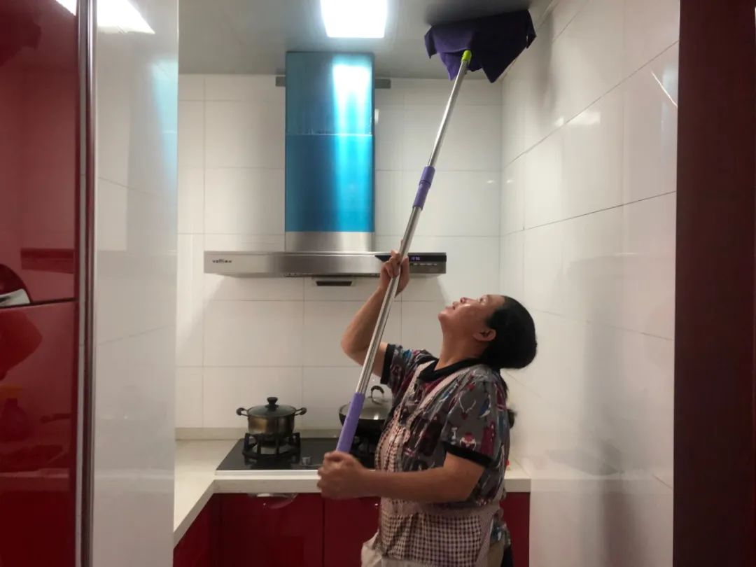 47岁被裁还能找合适的工作吗,被裁再找工作还要去原来行业吗