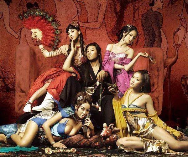 担任多部大尺度女一号，曾经红遍大江南北，如今改名换姓无人识