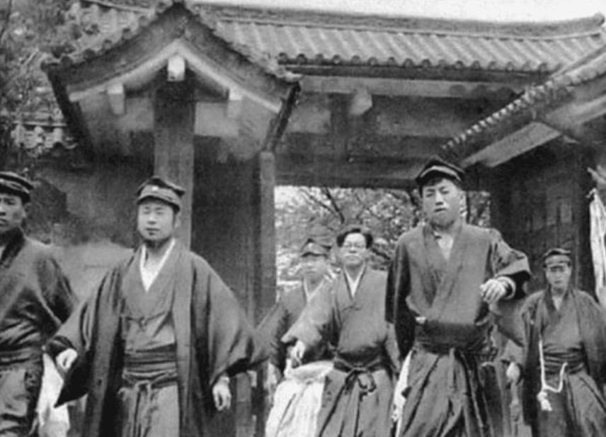 日本奇葩陋习“夜爬”，为了人口繁衍不择手段，上世纪才被废止