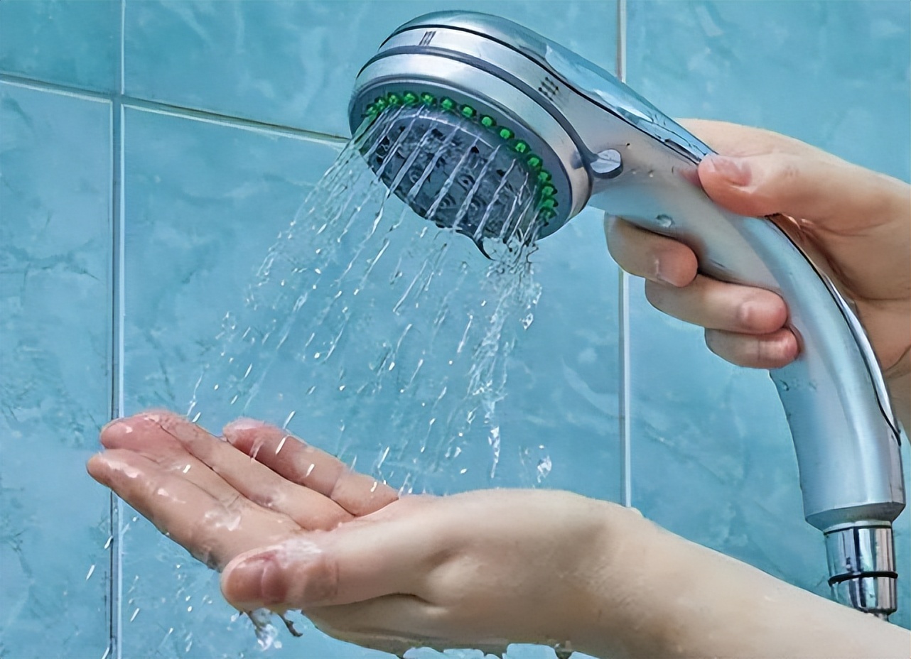 过敏洗澡能用沐浴露吗,为什么有人一洗澡就过敏