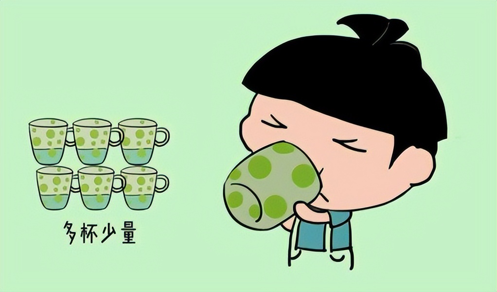 他晚饭后多喝了些水，结果肚子痛得进了急诊！这是为什么？