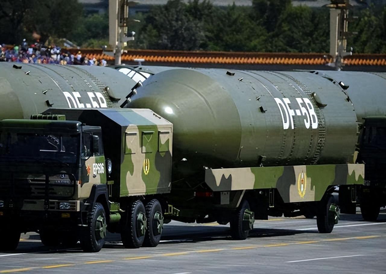 俄多地遭遇无人机袭击,俄直升机突袭