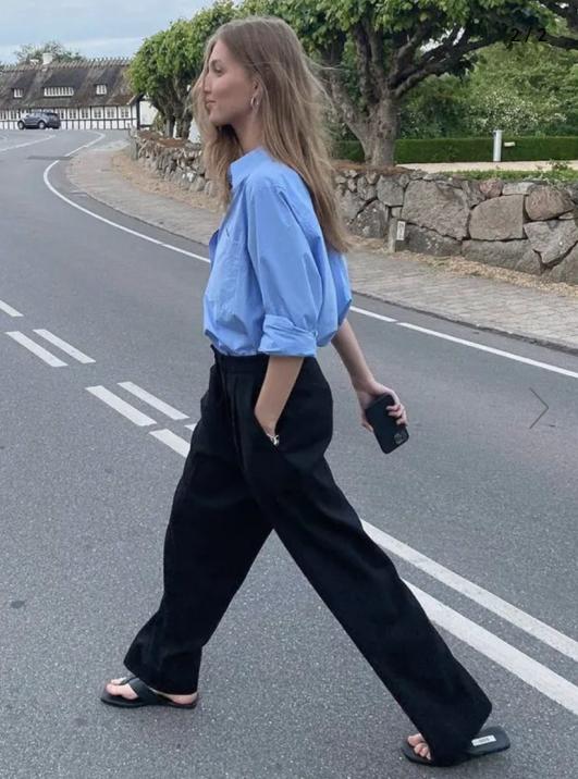 藏蓝色衬衫穿搭什么风格,蓝色衬衫怎样搭配出时尚的感觉