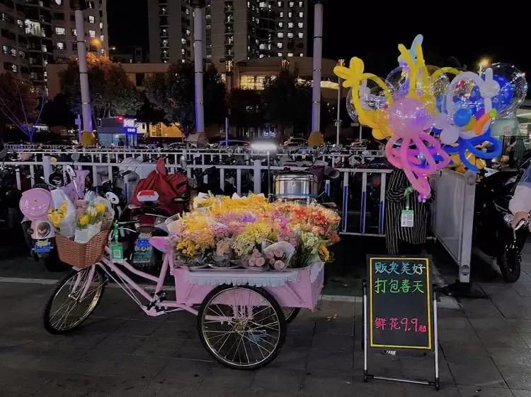 摆摊小技巧低成本赚钱,摆摊赚钱小技巧