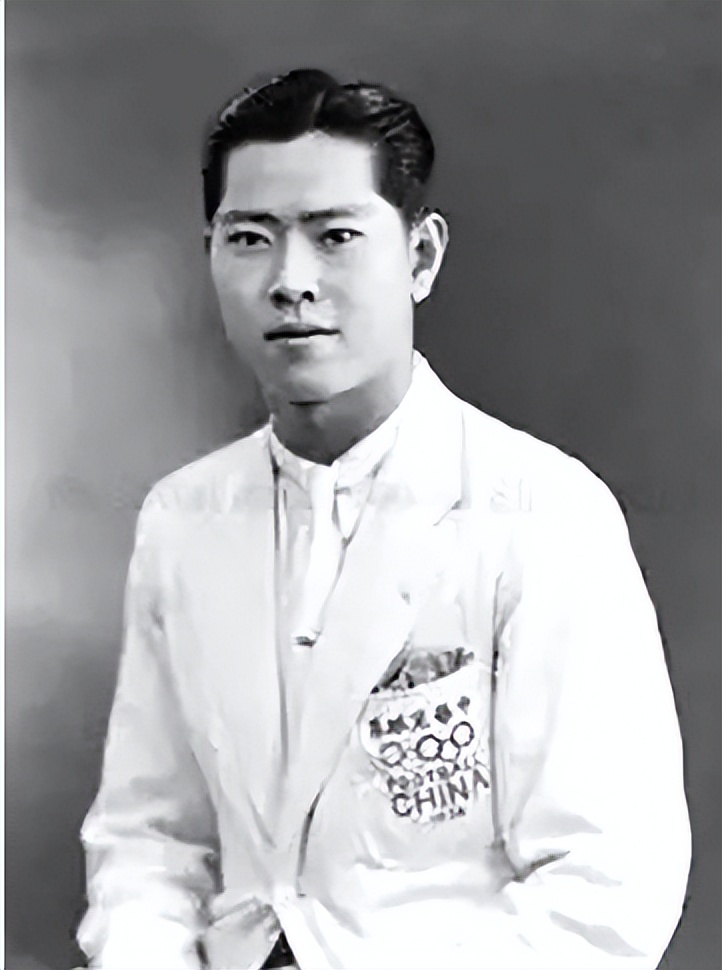 因为他们富有中国特色英语,中国足球也曾让我们热血沸腾