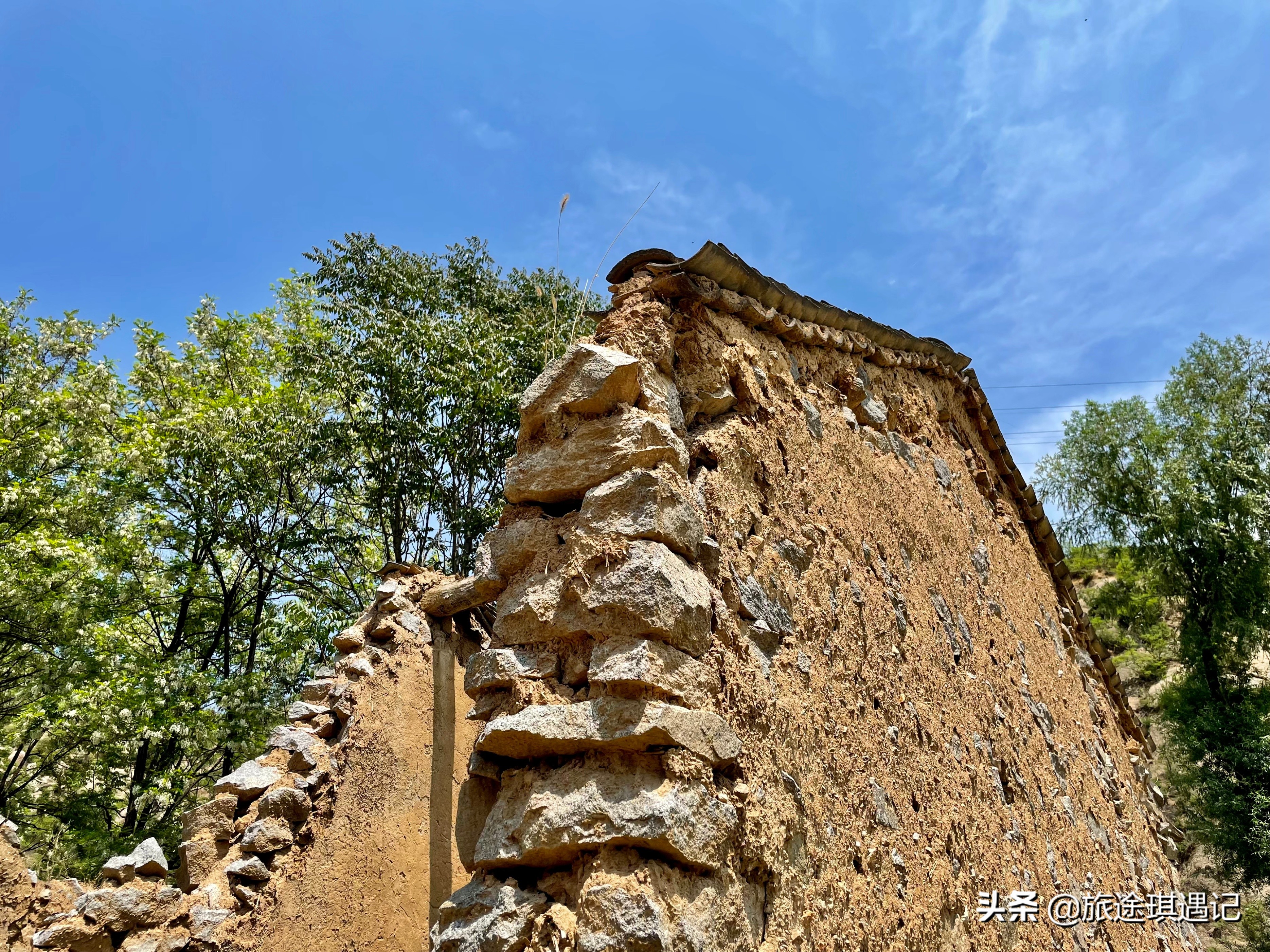 在保定也能感受边塞风情，十几个长城敌楼连成一片，让人大饱眼福