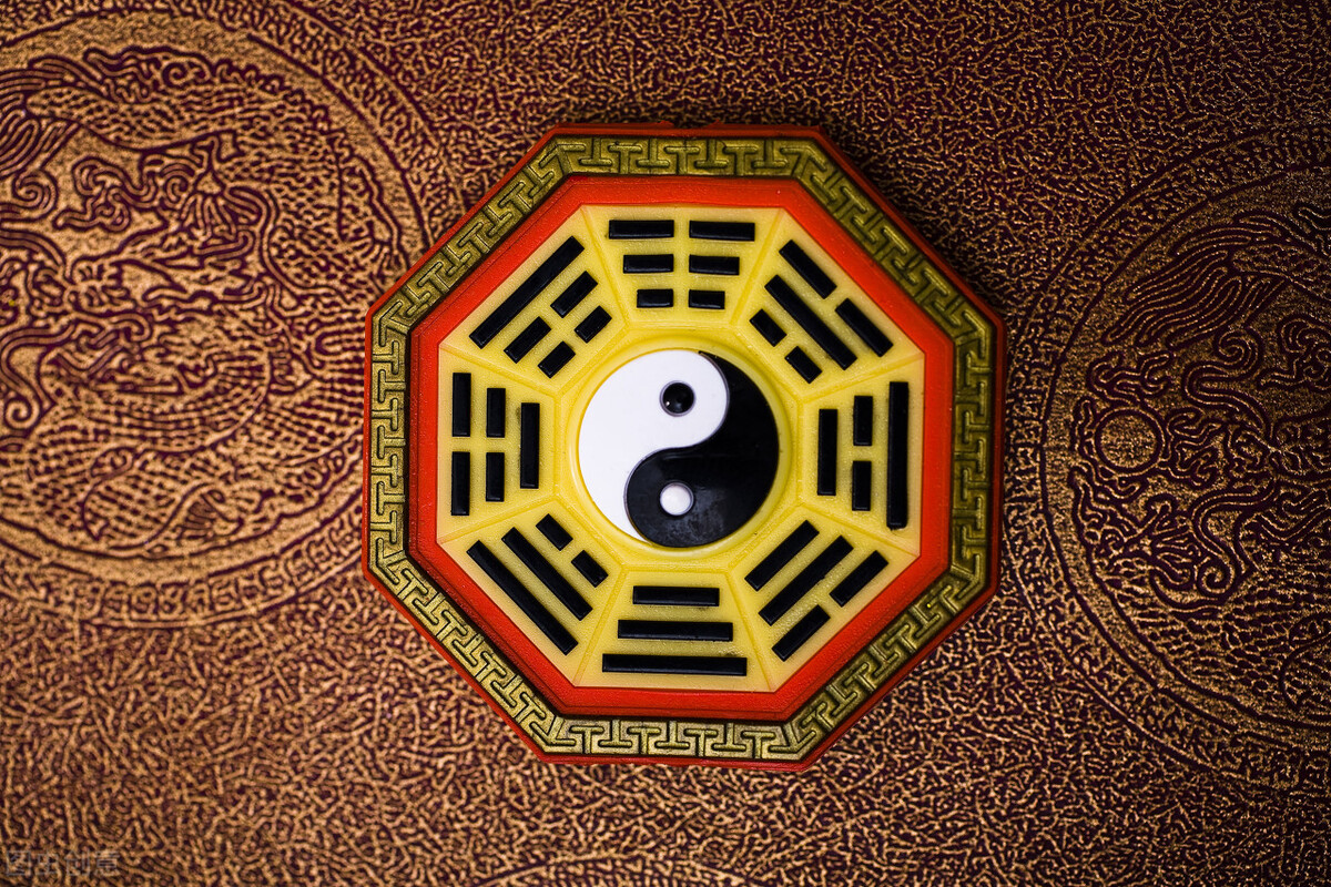 基金自购挺脊梁，虎年逢熊要化吉