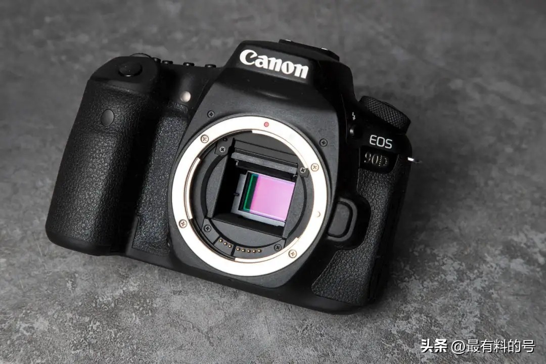 尼康微单24-704.8f与24-702.8,同样价格的索尼微单对比尼康单反