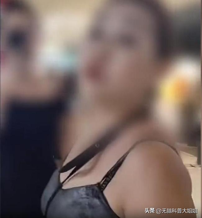 女子殴打coser起冲突,女子打骂未成年coser后续