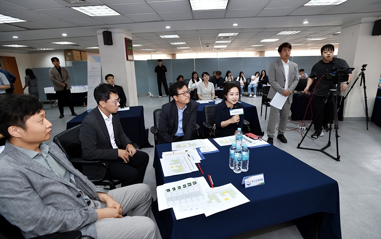 仲邑堇与吴依铭下围棋视频,吴依铭与仲邑堇对局