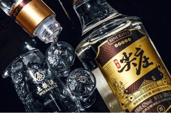 什么光瓶酒最火,中国四大光瓶酒好喝不贵