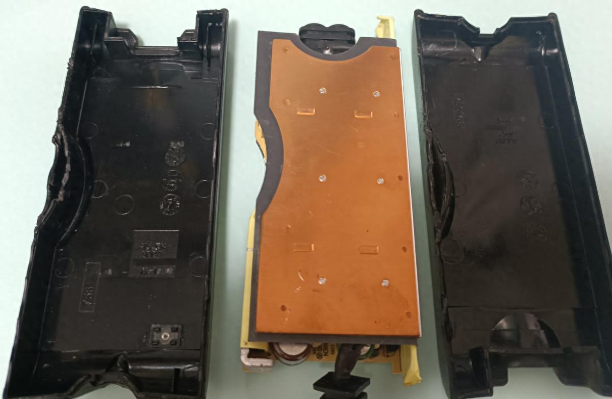 电源适配器大揭秘！解析DELL笔记本的LA90PS1-00