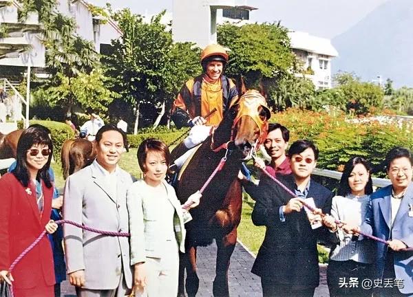 香港土豪极奢淫欲,有1个老婆、19位*妇情**,人称现代韦小宝