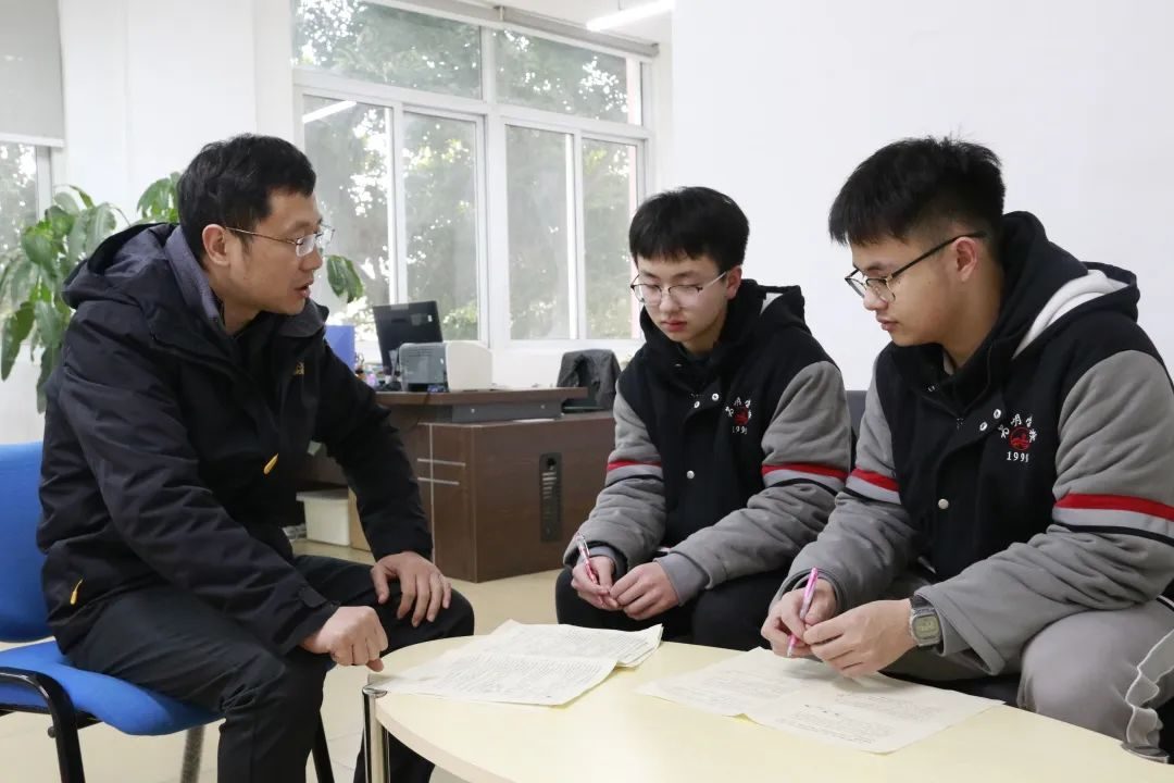 “天团”名师+“一流”模式,新津为明清北补习班助你就读名校