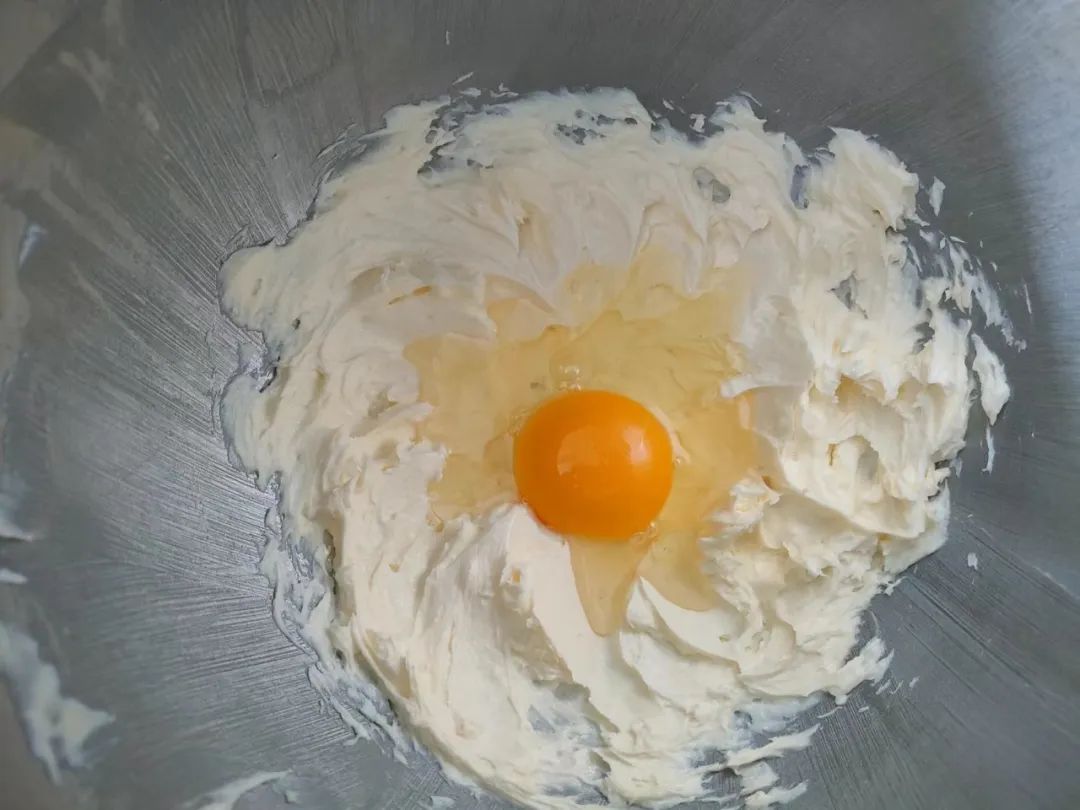 韩国ins博主，用饼干做创意蛋糕，一天1000个不愁卖