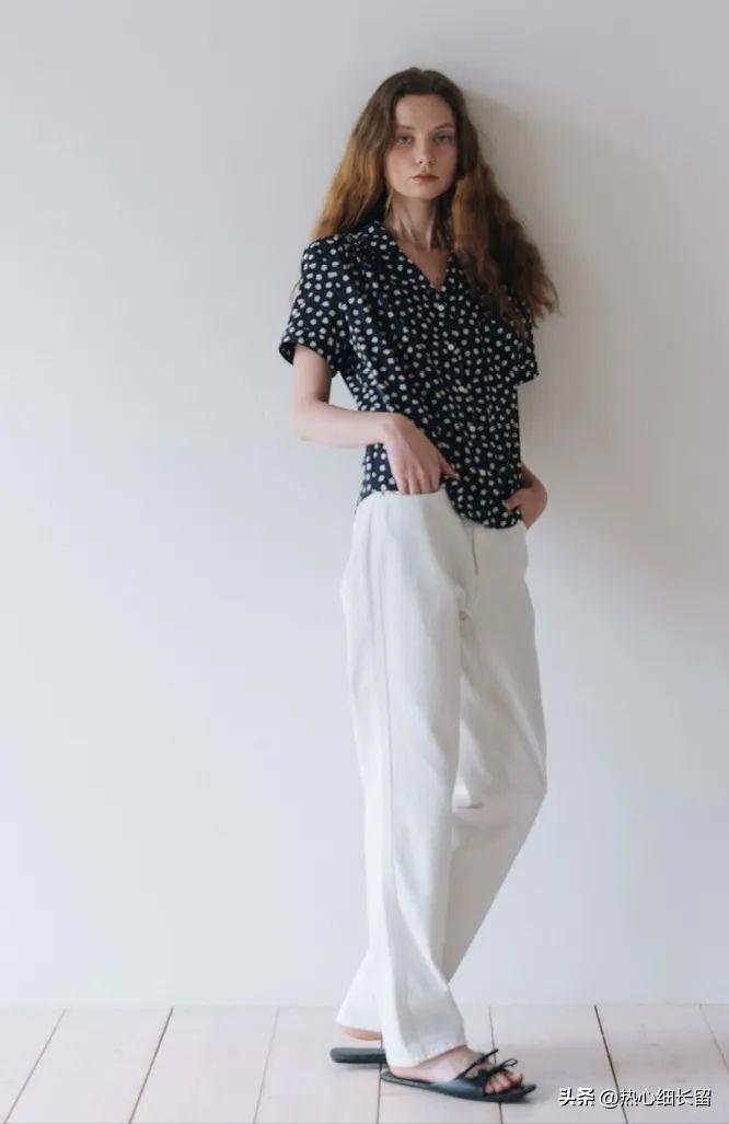 t恤加上立体感强的衬衫气场全开,女式短袖t恤衬衫