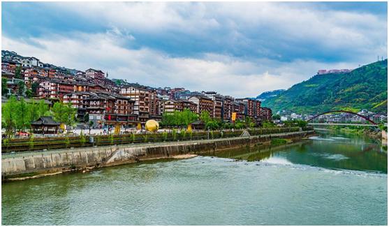 有哪些酱香型白酒品牌与茅台相近,茅台华茅蓝酱香型白酒53度500ml