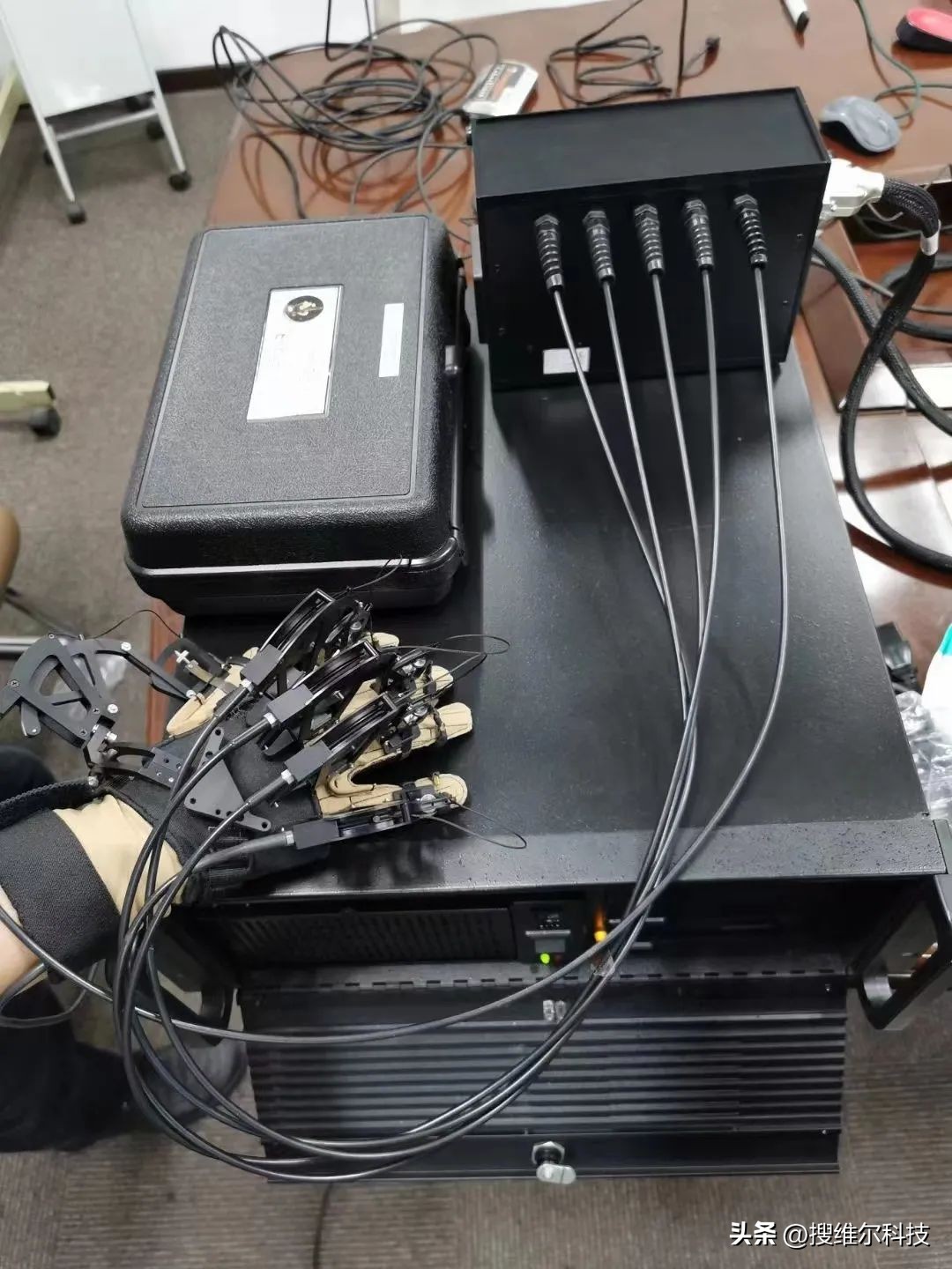 【搜维尔科技】CyberGloveCyberGrasp力反馈手套测评！