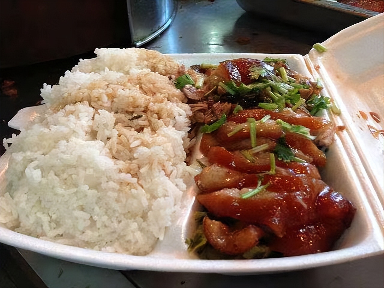 我,90后女孩,在深圳给特殊老人洗澡,可年收入36万,就是有点累