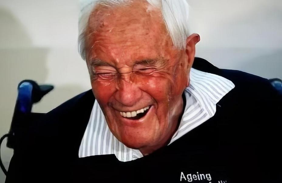 104岁科学家古道尔:无病无疾家庭和谐,却一心安乐死,到底为何