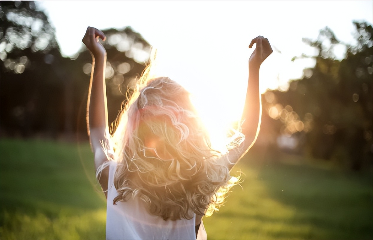 人要收起自己的大方,人生的精彩在下半场