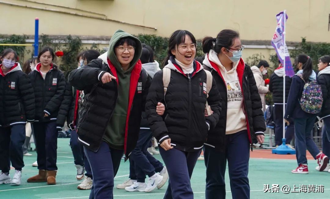 你好,伙伴们!黄浦中小学生迎来新学期→