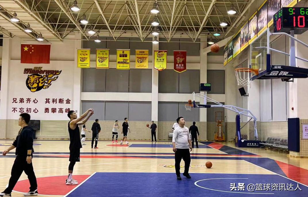 广东赢北京赵睿抱杜锋,广东男篮赵睿今天消息视频