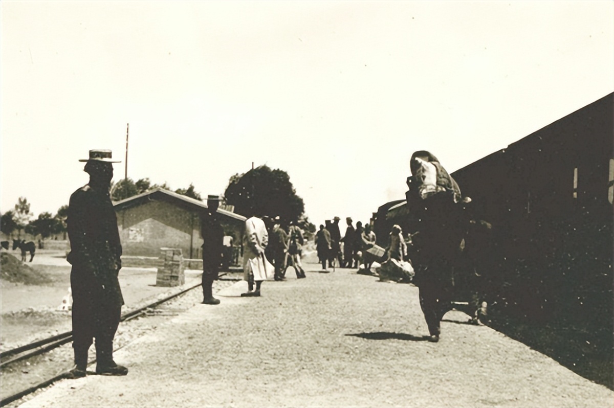 清朝灭亡后皇室成员都去哪儿,清朝灭亡后皇族的现状