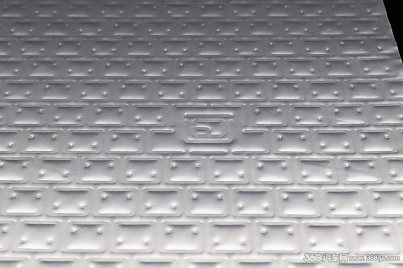 新能源纯电车怎样做好隔音？轻量化零甲醛的减振板这不就来了吗