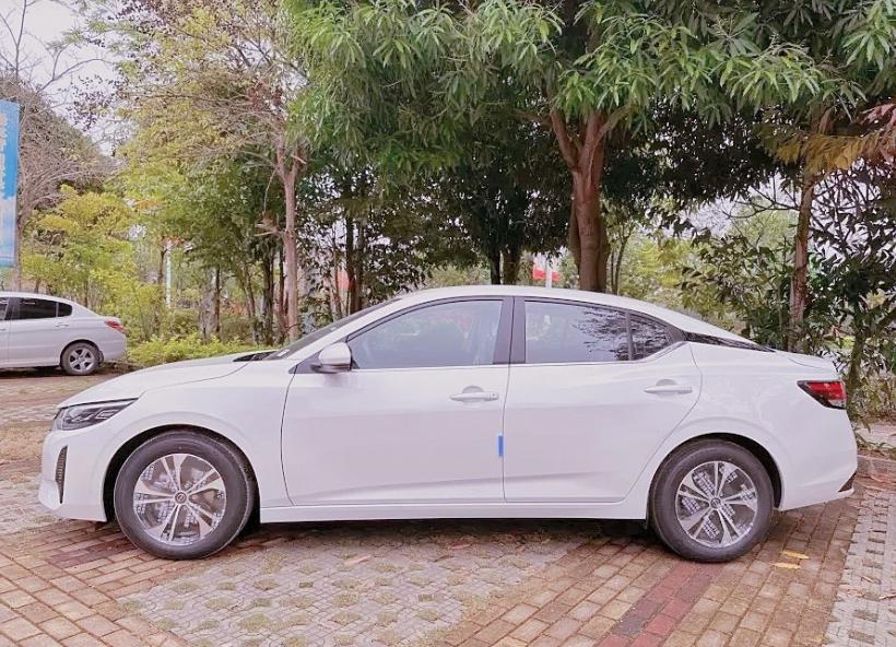 轩逸e-power和卡罗拉双擎怎么样选,丰田卡罗拉和日产轩逸经典怎么选