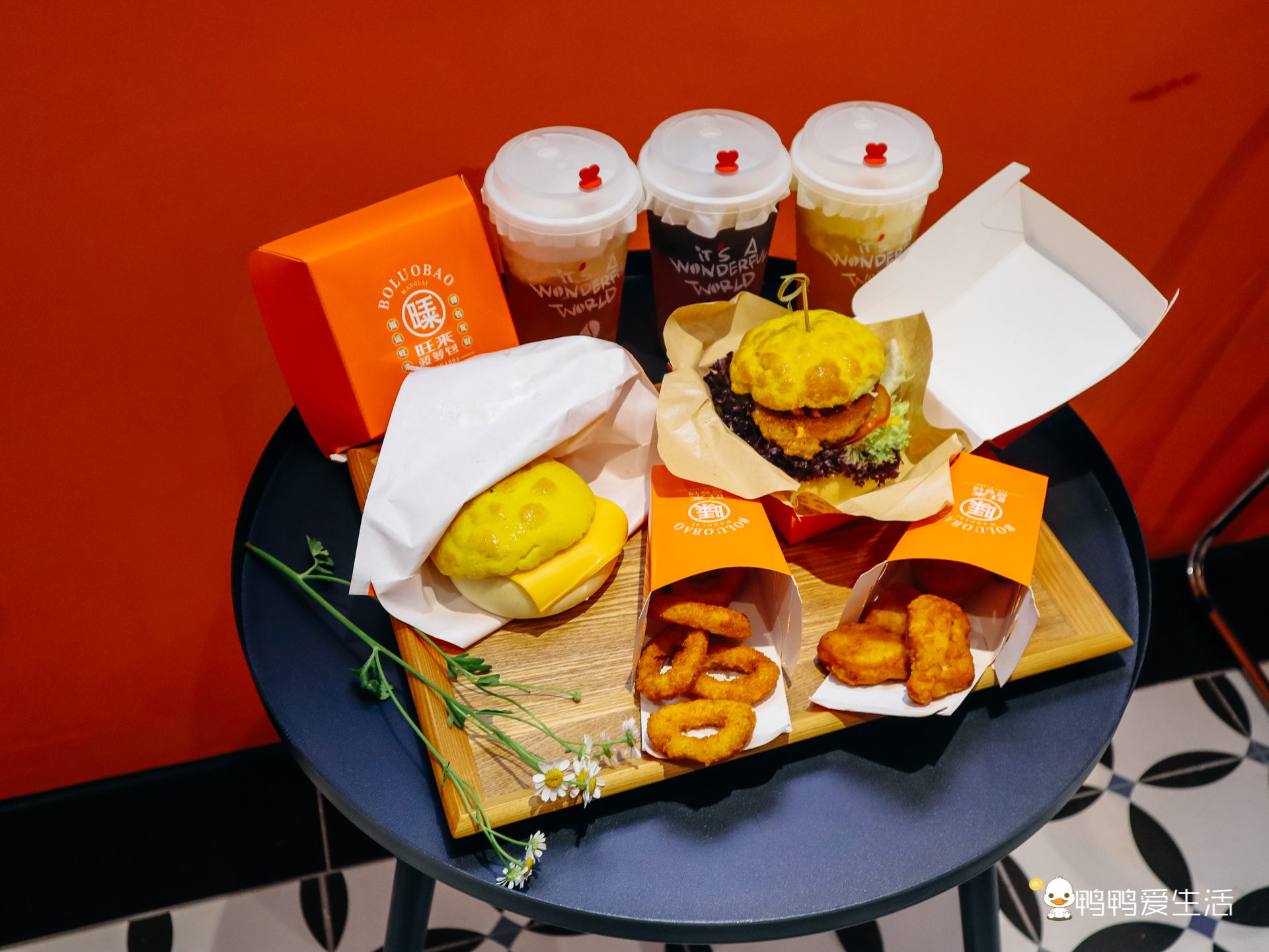 打工人的午餐，不妨来吃个旺来菠萝包，好运来！