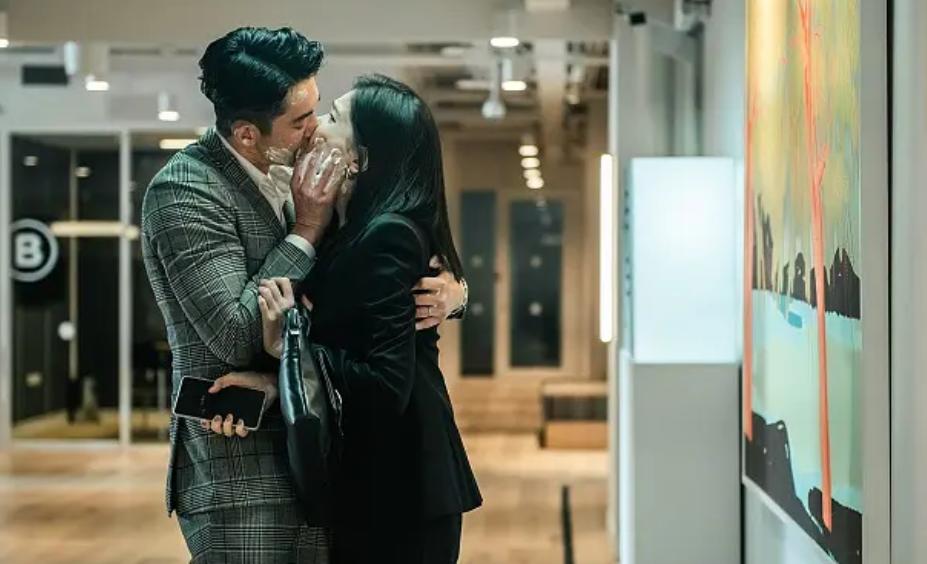 《她和她的她》：你为什么不反抗？他为什么要性侵你？