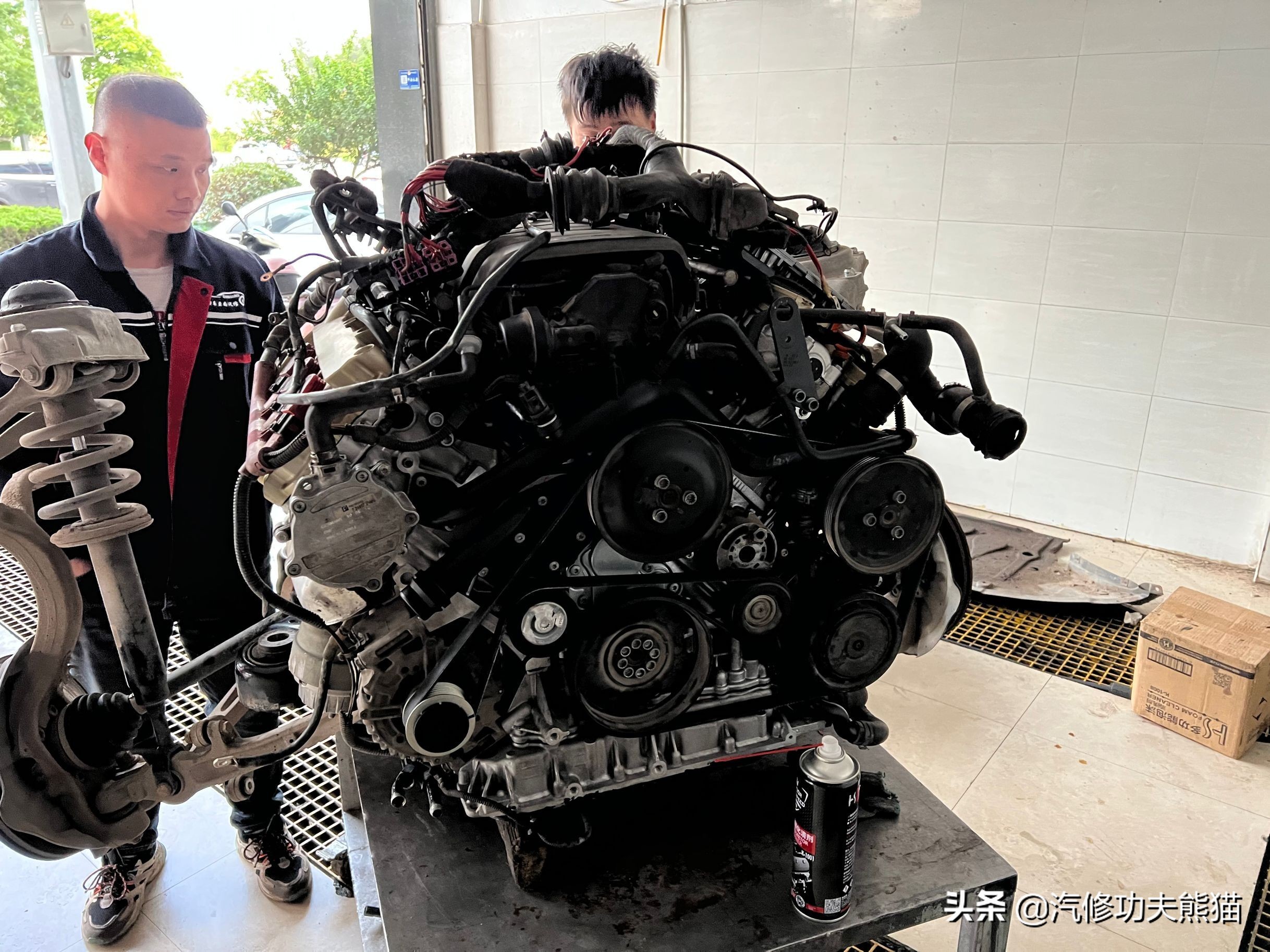 奥迪a6五百块钱,奥迪a65000公里烧一升机油维修