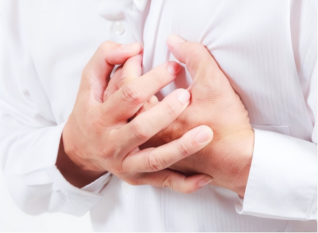 女性老是感觉心慌怎么回事,女子心悸一直联系不上