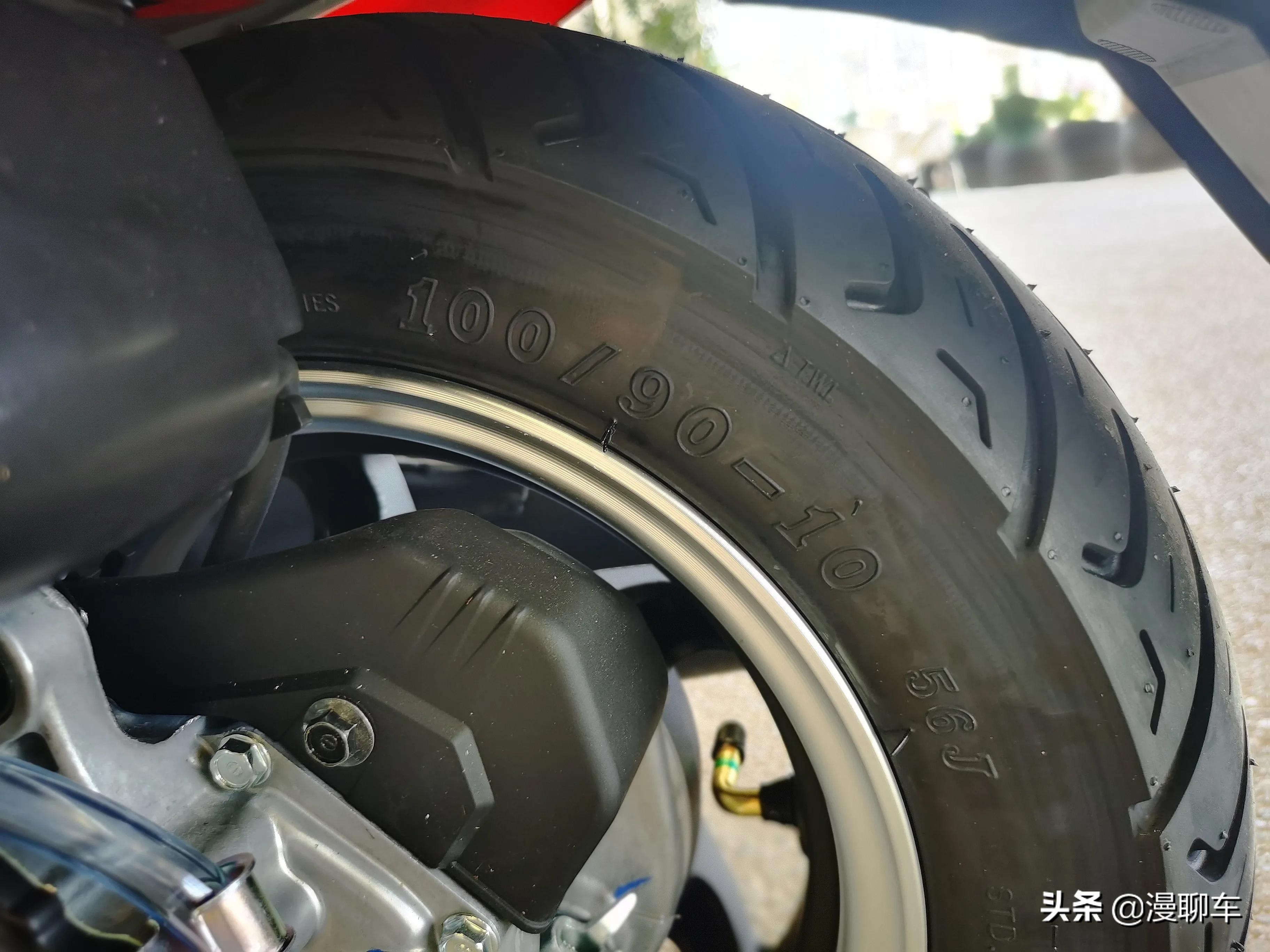 本田复古踏板ns125la介绍,新大洲本田复古踏板ns125落地价