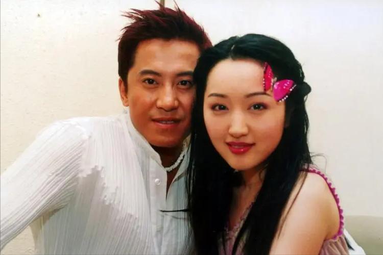 52岁的杨钰莹婚姻情况,52岁杨钰莹为何至今未婚