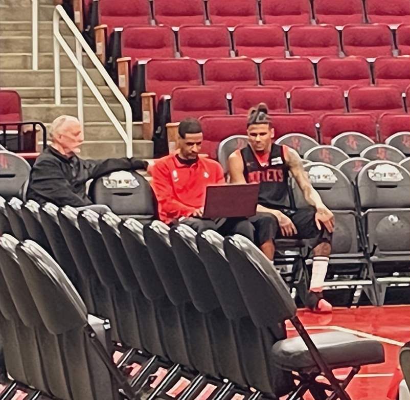 哈登轰31+7+976人胜热火扳平比分,哈登火箭60+三双