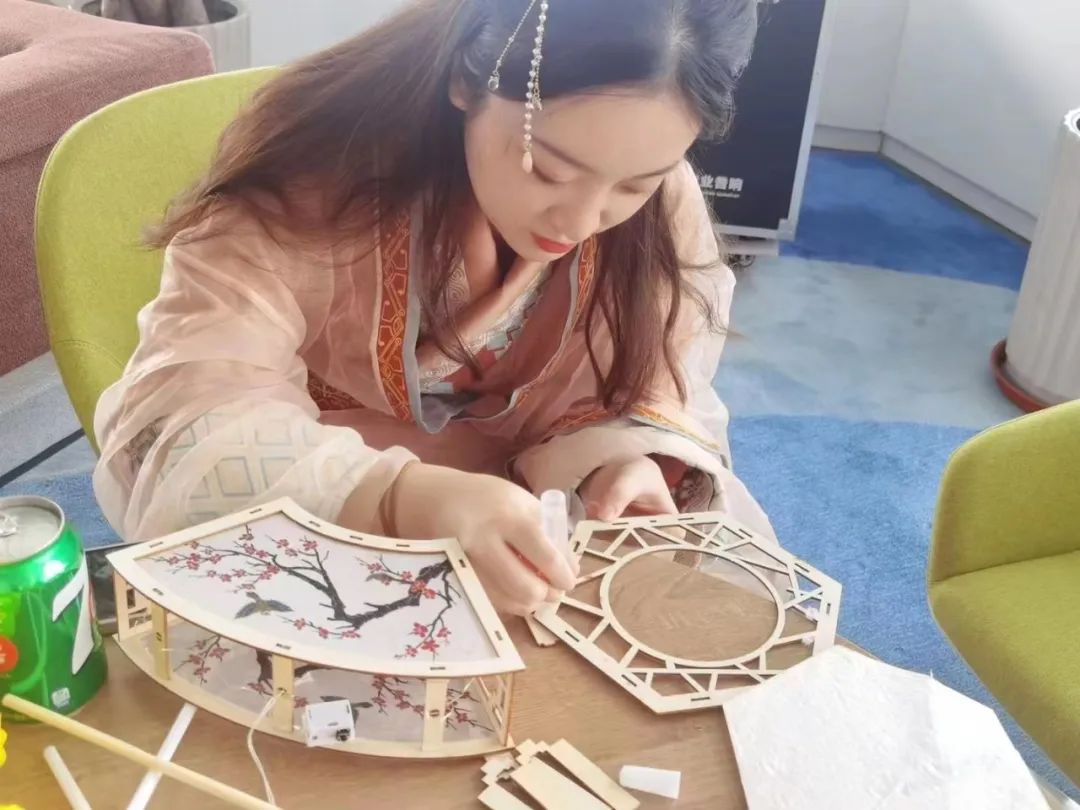 雷石招聘|期待在这个美好的夏天与您相遇！