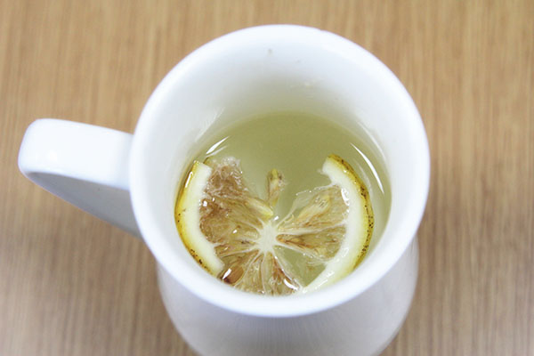 喝干柠檬水有什么好处可以减肥吗,怎么泡柠檬水才正确还减肥