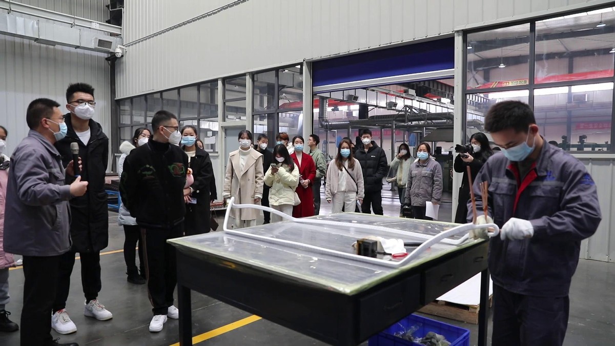 “才聚青春渌口，圆梦创业新城”株洲渌口区举办返乡大学生人才沙龙活动