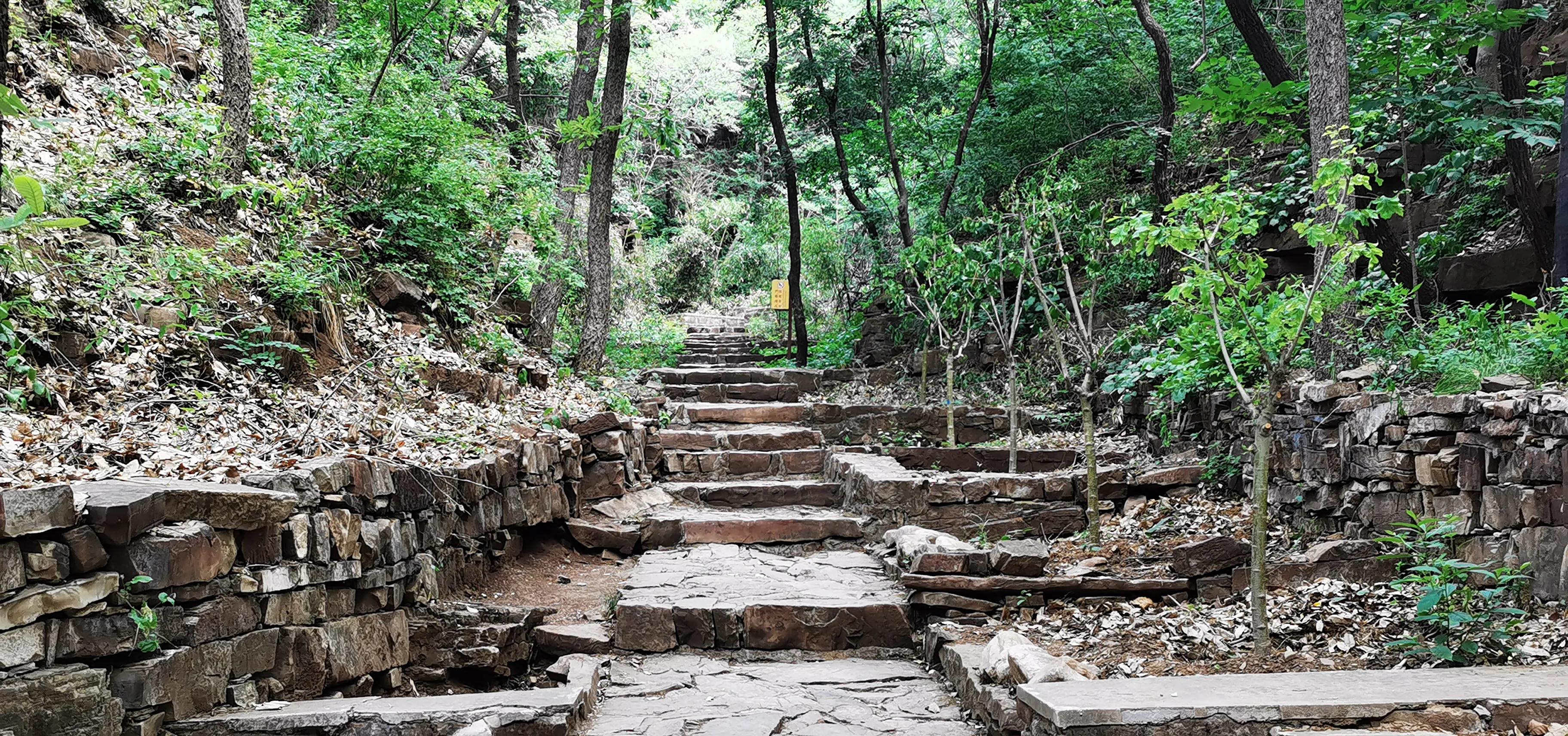 平谷老象峰景区~犹如子母连体象,母象头西尾东,子象头东尾西