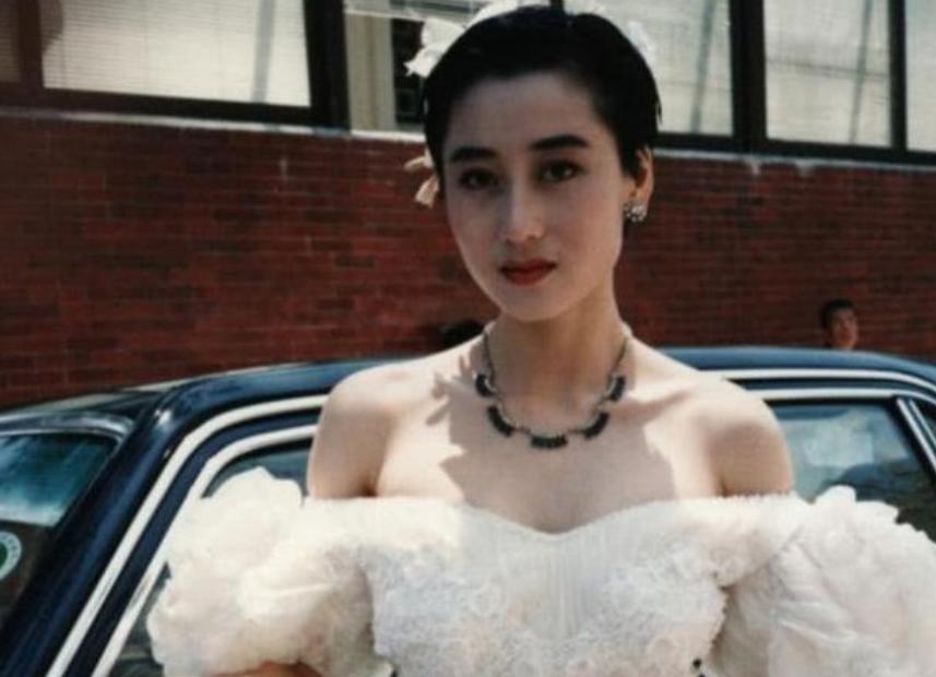 论女星的短发角色，只服这10位港台女神！热巴等人就别硬上弓了