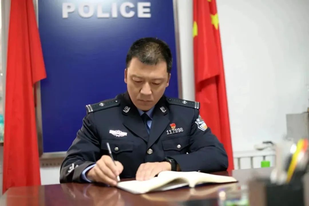 #护航辽宁全面振兴新突破三年行动#《热血写春秋》系列专题片：守护虎石台平安的大管家