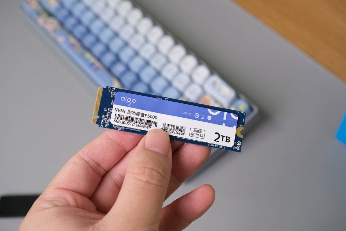 固态硬盘拆解前后对比,固态硬盘拆机评测