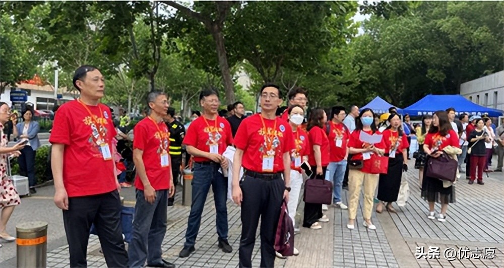 直击高考现场2018,直击高考第一现场助力高考