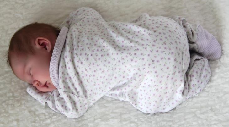 为什么最近宝宝喜欢趴着睡,为什么这么多宝宝爱趴着睡