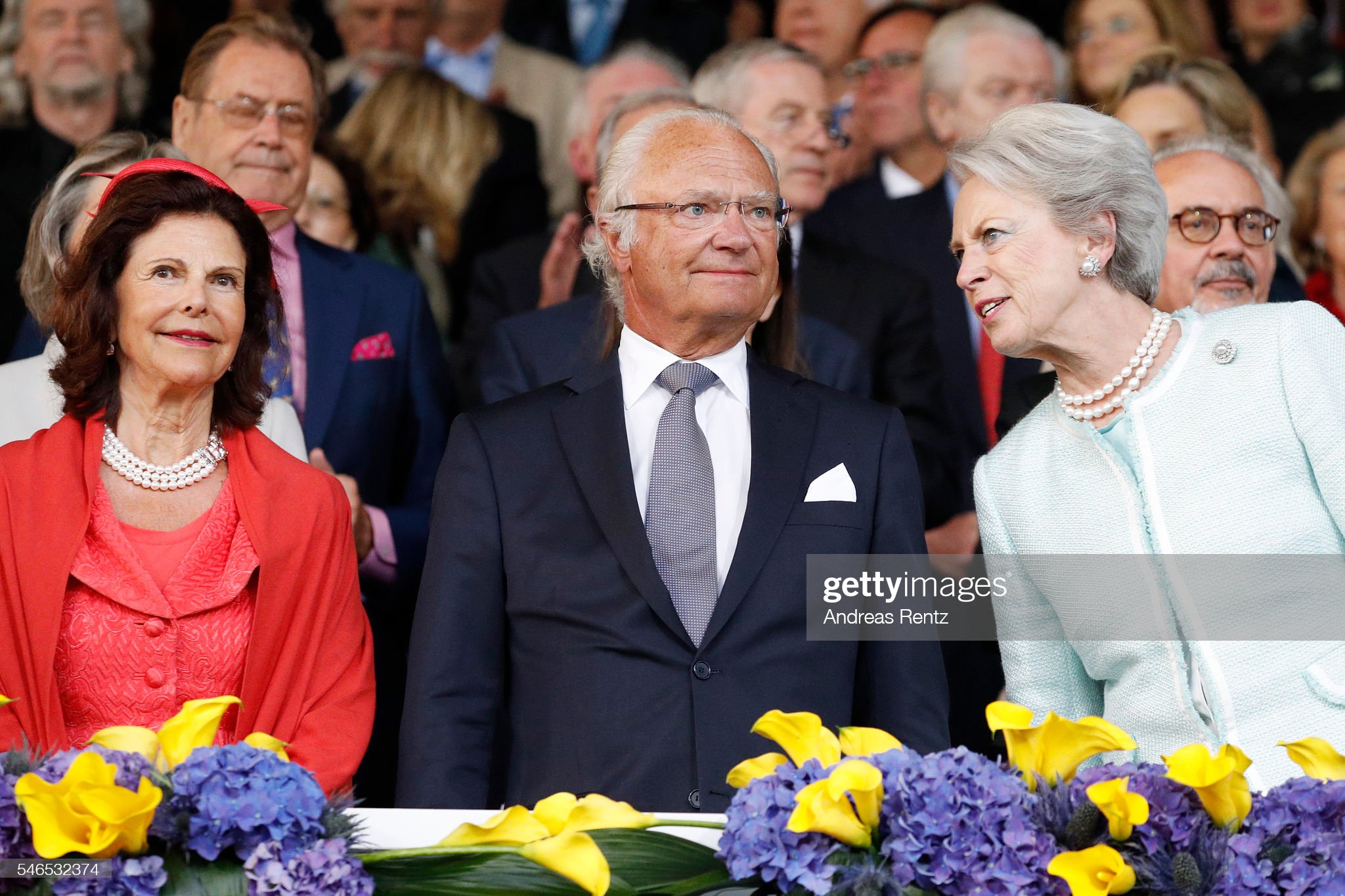 西班牙王妃莱蒂齐亚zara,西班牙王妃莱蒂齐亚英国女王