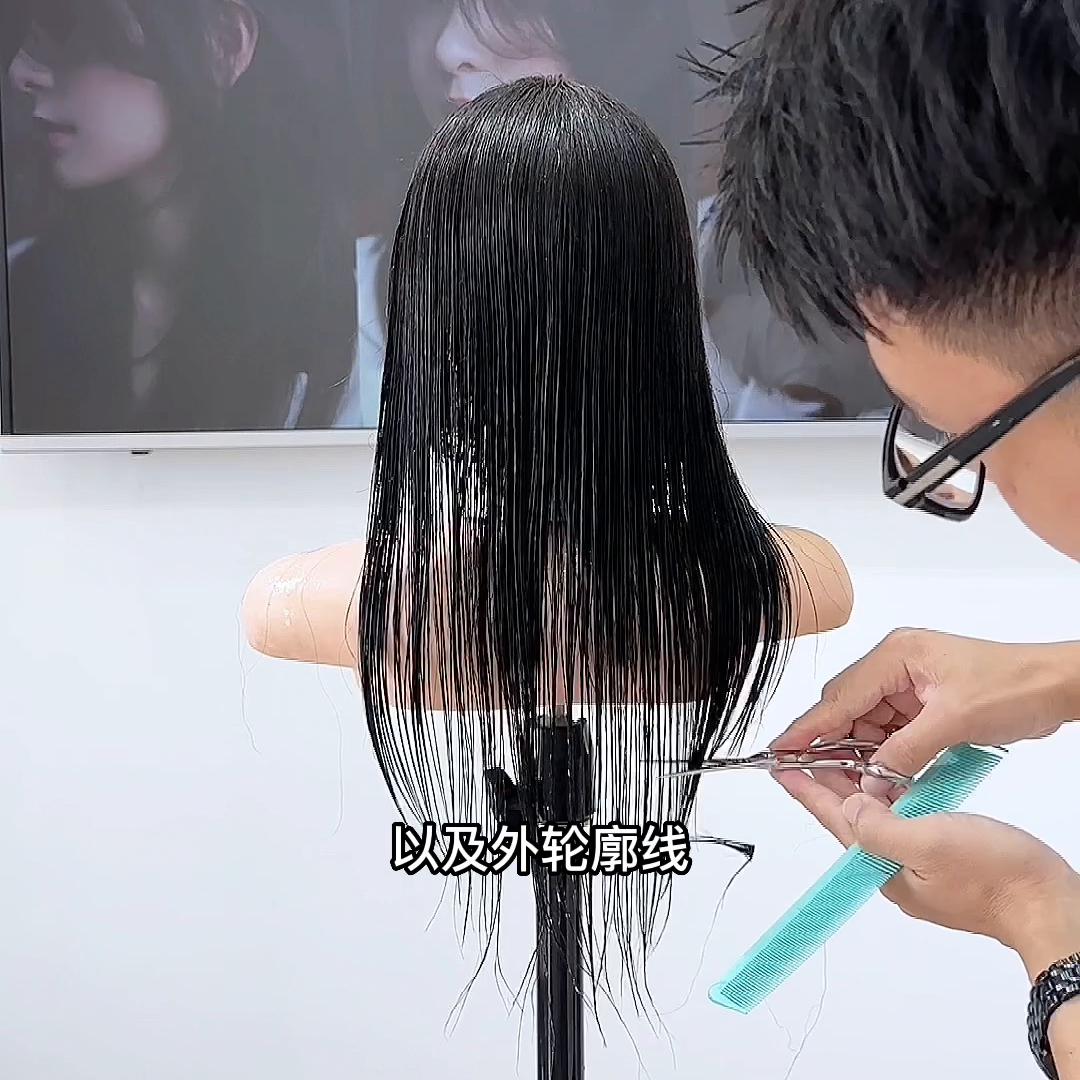 男士中长发两边剃光上面怎么修剪,女士中长发内扣前高后低修剪教程