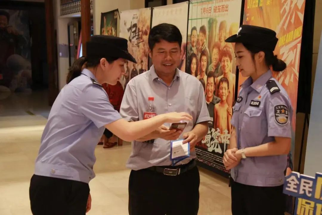 公安开展夏季夜间巡逻防控工作,巡特警大队加强夏季夜间巡逻防控