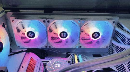 疫情期间居家找事做,耗资2W+打造纯白系居家办公桌面